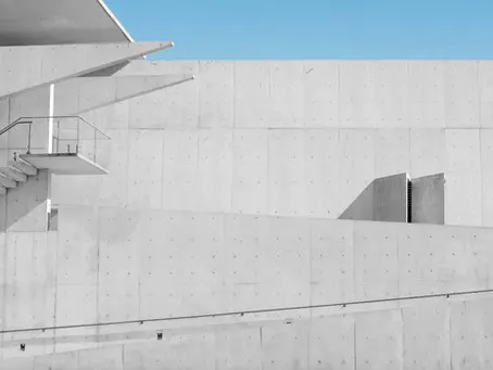 Mur mitoyen: peut-on le surélever sans demander à son voisin ?
